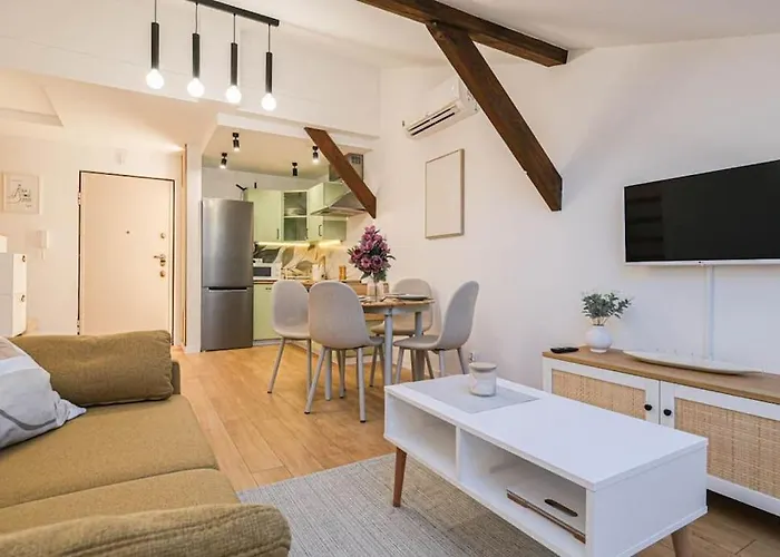 Cozy Loft Under The Wawel Sky