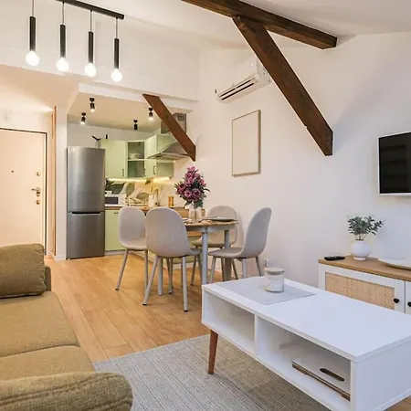 Cozy Loft Under The Wawel Sky